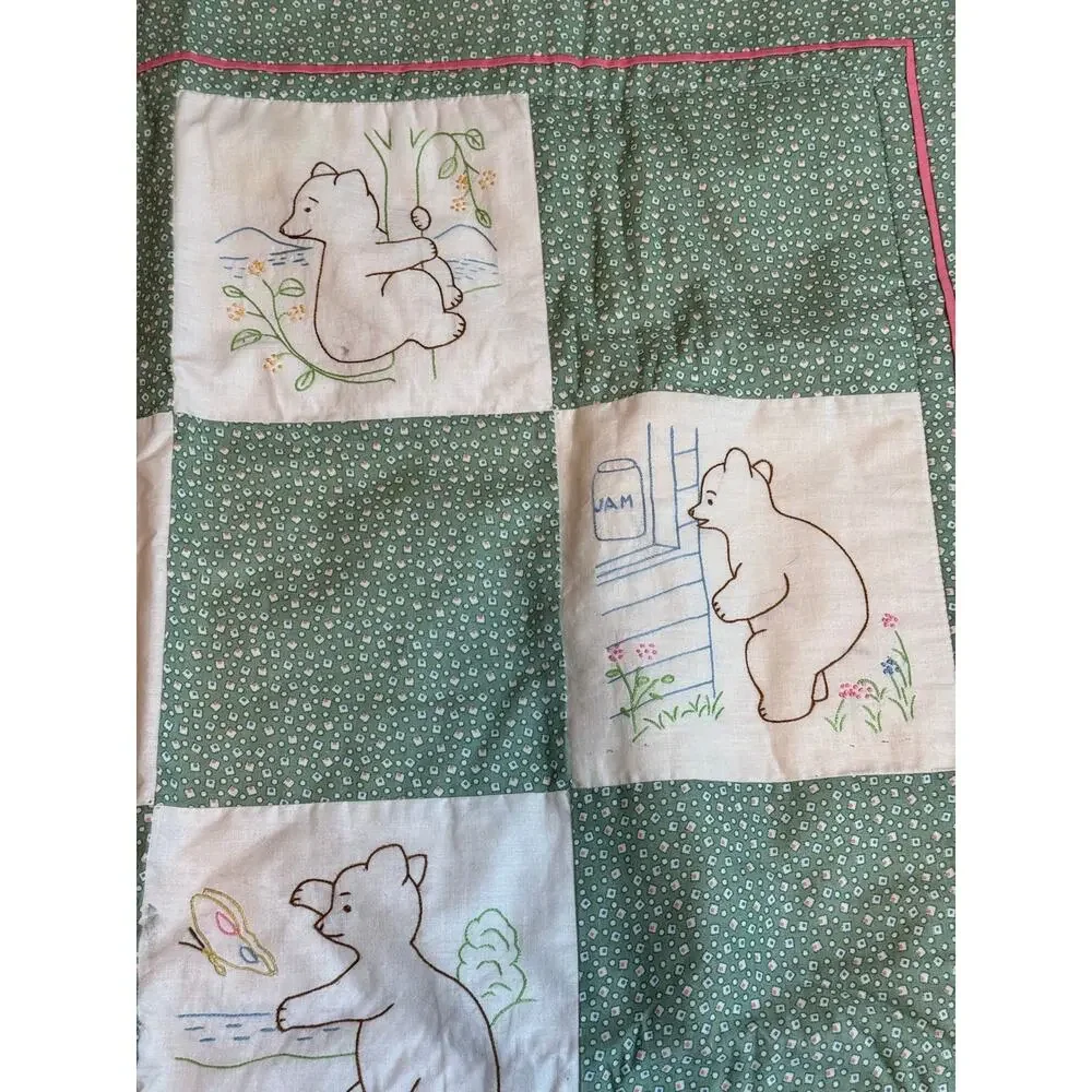 Handmade VTG Green & White Baby Crib Quilt Nursery Blanket Embroidered Bears